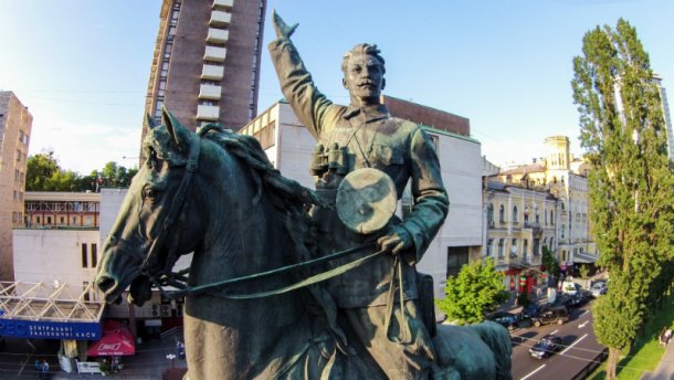 Стало известно, когда в Киеве уберут памятник Щорсу