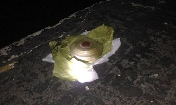 В Киеве на территории школы нашли пакет с противотанковой миной