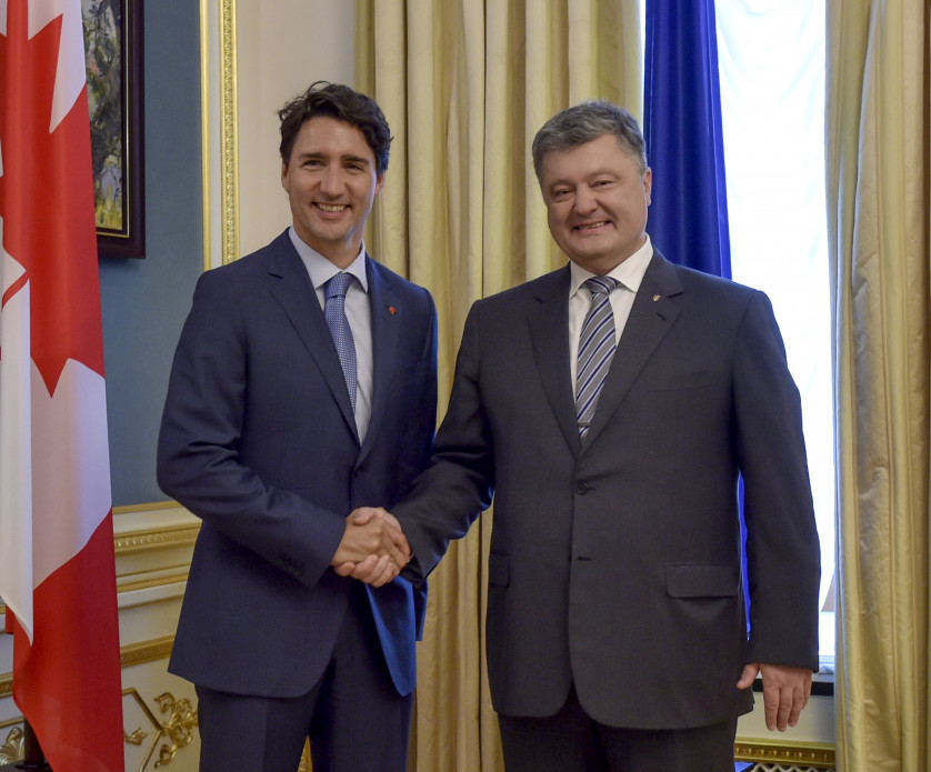 Как Порошенко встречал премьер-министра Канады (ФОТО, ВИДЕО)