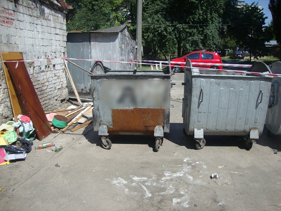 В Киеве в мусорнике нашли гранату (ФОТО)