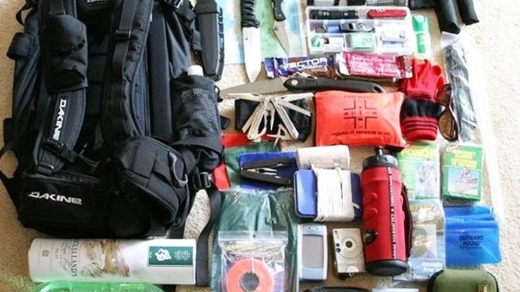Тревожный чемодан: вещи, которые нужно иметь на случай войны (ИНФОГРАФИКА)