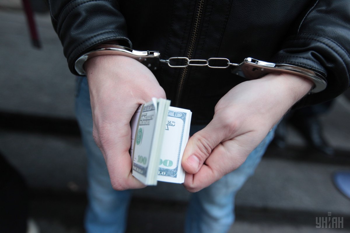В Киеве на взятке задержали сотрудника Департамента уголовного розыска Нацполиции