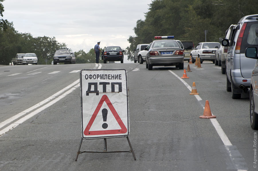 Необычная авария в Житомире: пассажир выпал из багажника авто (ВИДЕО)