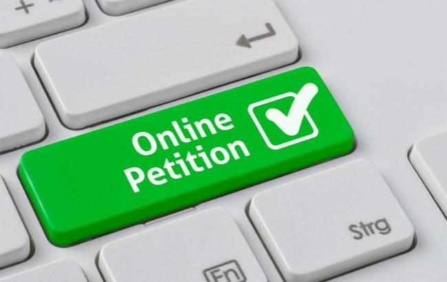 На сайте Кабмина зарегистрировано почти 200 петиций за первый день работы сервиса