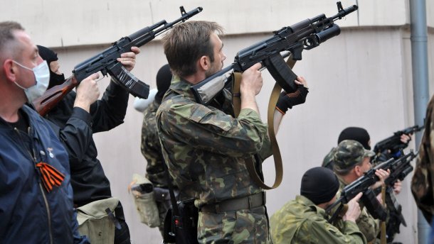 Безумный обстрел мирной Луганщины: травмирован украинский воин