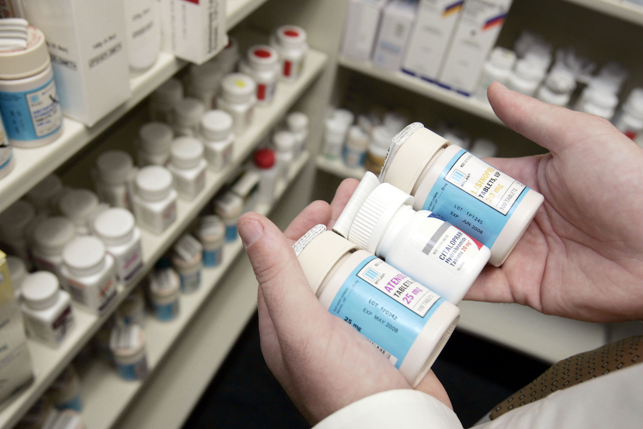 Это лекарство теперь категорически запрещено продавать в Украине: они есть у каждого