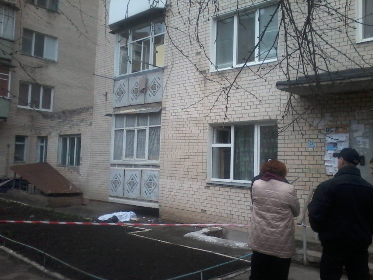 ЧП в Крыму: женщину вынудили прыгнуть с шестого этажа