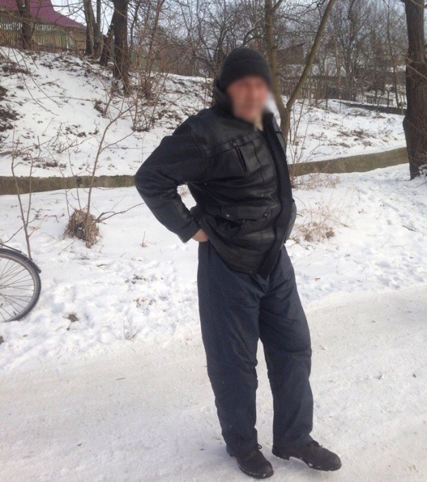 Совсем ума нет: поймали украинца, который показывал на детской площадке свои прелести