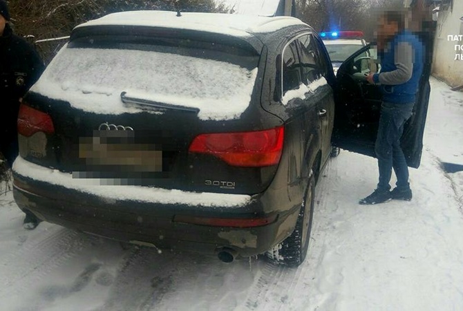 Произвол без границ: во Львове неадекватные «мажоры» разбили битами маршрутку с пассажирами (ФОТО)