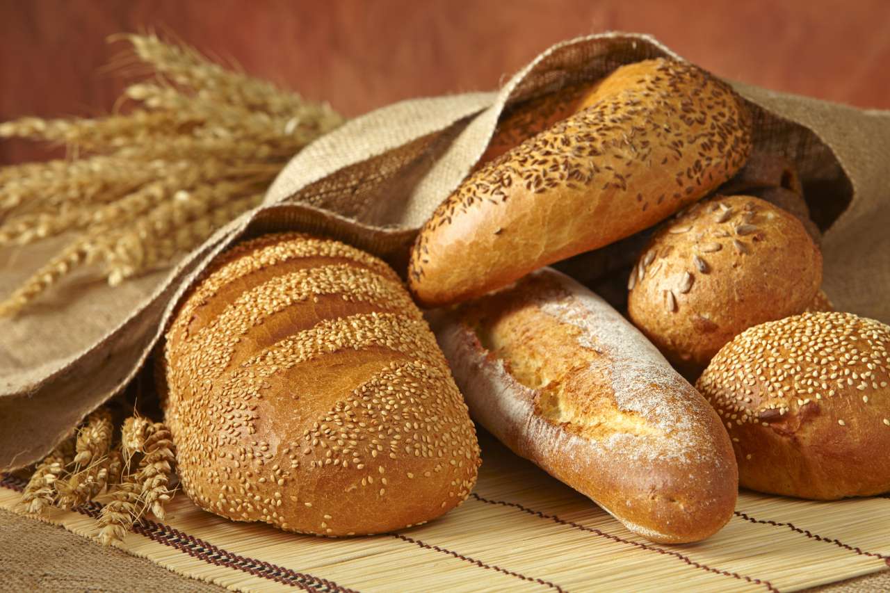 Наелись: От завтрашнего дня хлеб на вес золота