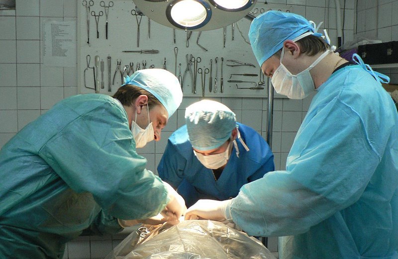 Глаза на лоб лезут: в США медики вырезали мужчине 60-килограммовую опухоль