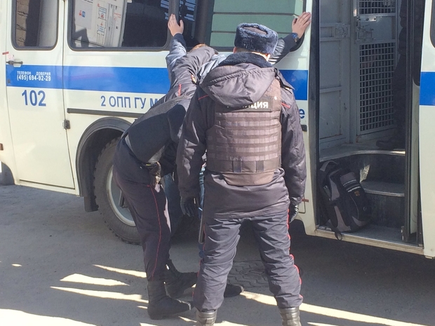 Массовые протесты в России: в Москве задержали первых митингующих (ФОТО)
