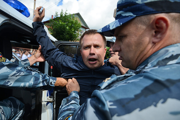 Произвол без границ: соратника российского оппозиционера Навального жестоко избили правоохранители. Он в тяжелом состоянии (ФОТО)