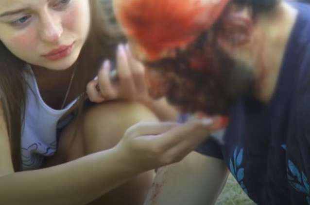 И как таких земля носит!!! В Одессе неадекватные молодые люди избивали арматурой всех кто попадался под руку (ВИДЕО 18+)