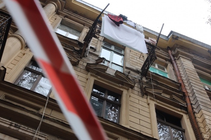 Какой ужас !!! На Тернопольщине обвалился балкон с людьми