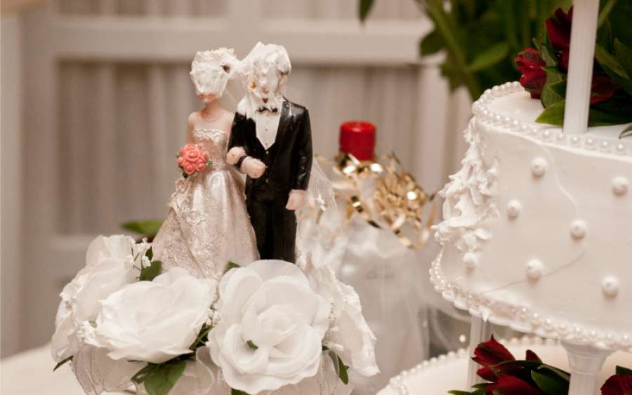 Трудно прийти в себя от горя: Невеста умерла прямо на свадьбе. Подробности шокируют