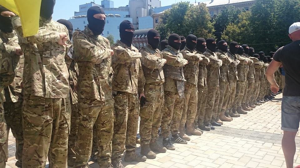 ТРЕВОГА!!! В центр Киева вошли вооруженные бойцы, что же там творится?
