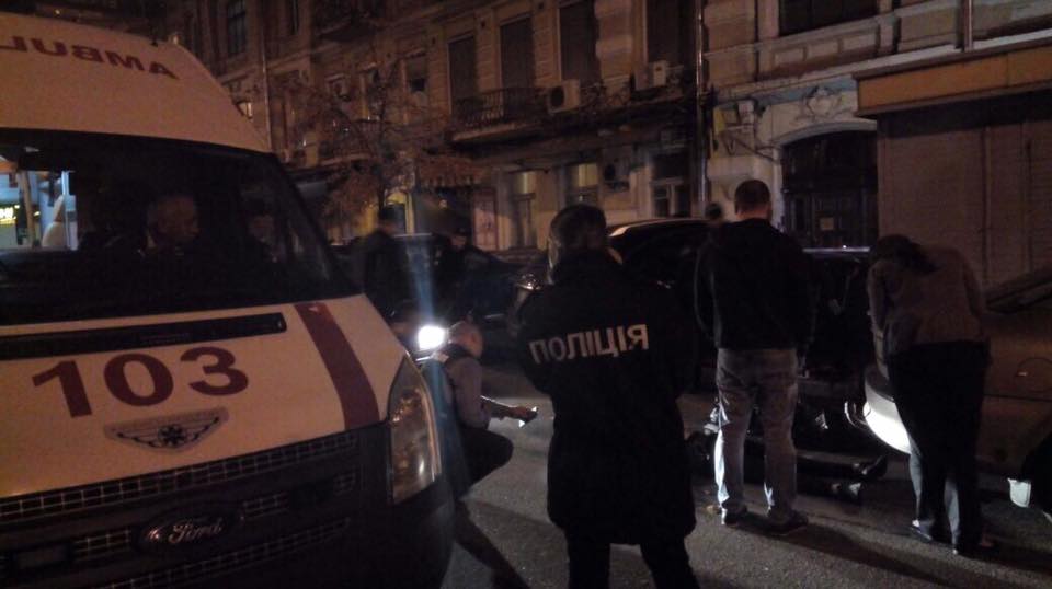 На глазах у прохожих: В Киеве прямо на улице расстреляли мужчину. Детали инцидента заставят вас вздрогнуть