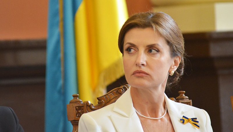 Марина-стайл: Жена Петра Порошенко ошеломила своим нарядом всю Украину. Никогда не поверите, сколько стоит эта блузка!