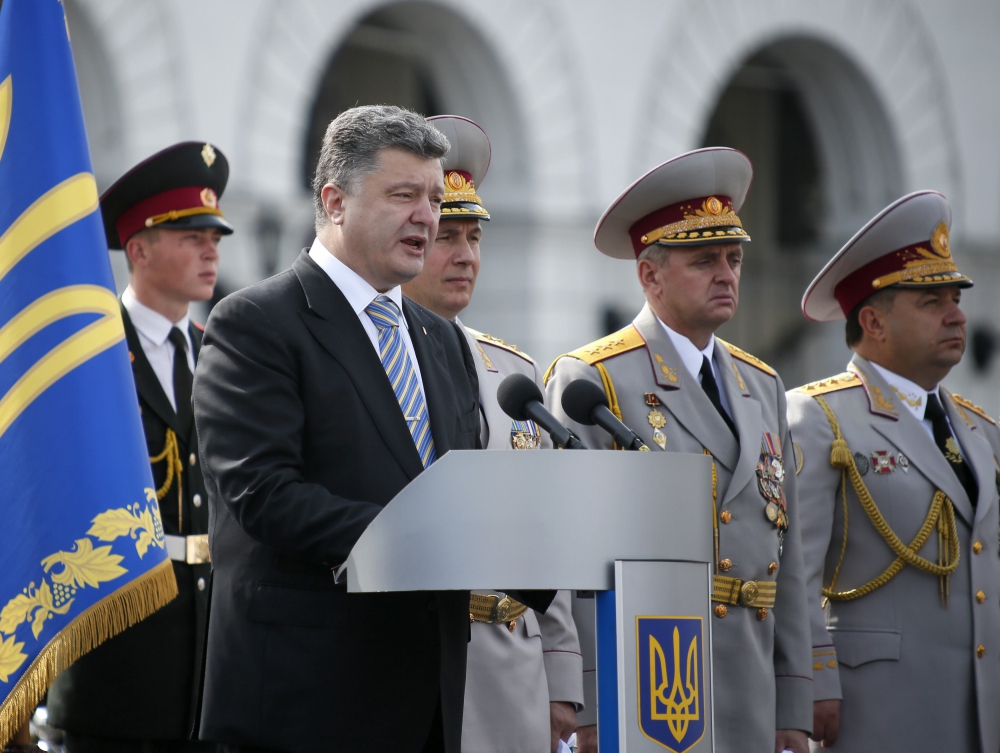 «Хай божеволіють, конають»: Петр Порошенко сделал громкое заявление в честь Дня Независимости. Только в сердце защемило от этих действительно сильных слов