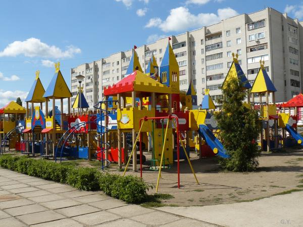 Ужасная находка: во Львове на детской площадке нашли труп мужчины