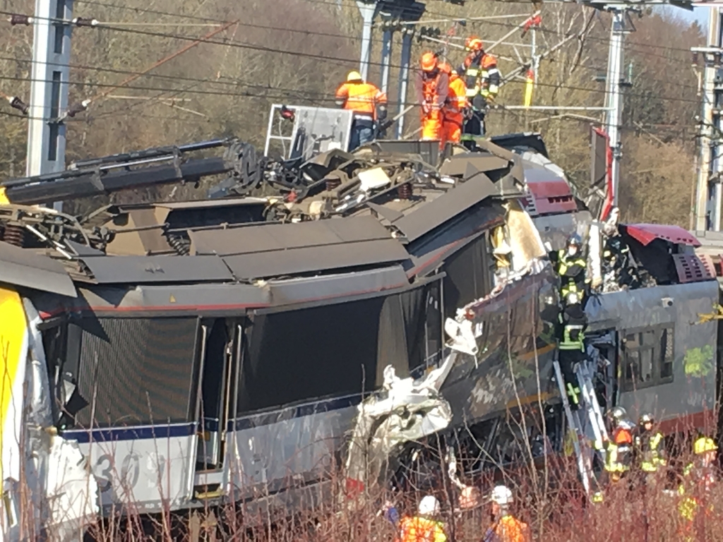 Два поезда столкнулись… Большое количество пострадавших. Вся страна в шоке