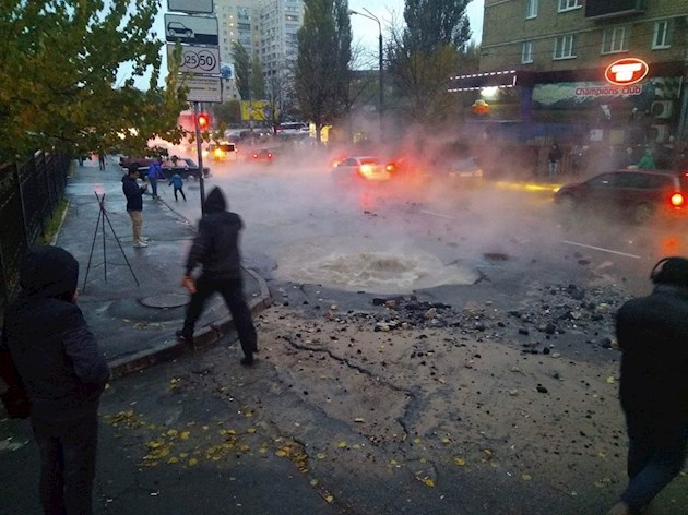 «Все через ср * ку!» В Киеве настоящая беда из-за прорыва горячих труб