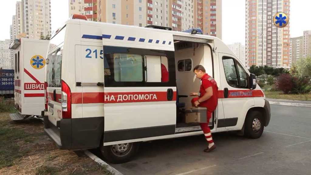 Берегите детей!!! На Киевщине 6-летняя девочка выпала из окна 18-го этажа