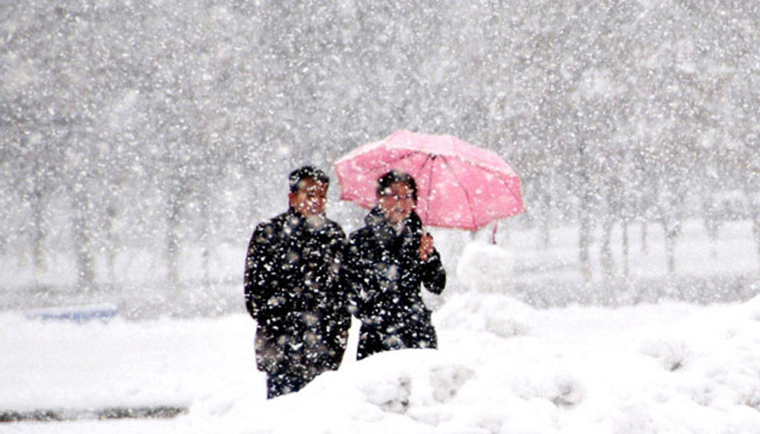 Штормовой ветер, снег и метели: Что рассказали синоптики о начале новой недели