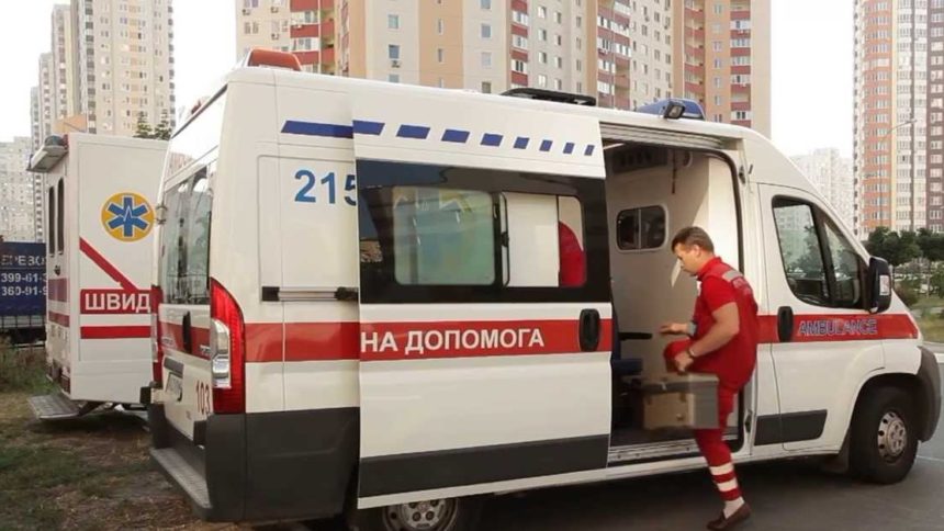 «Родился в рубашке»: В Донецке парень, выпав из окна 7-го этажа, выжил