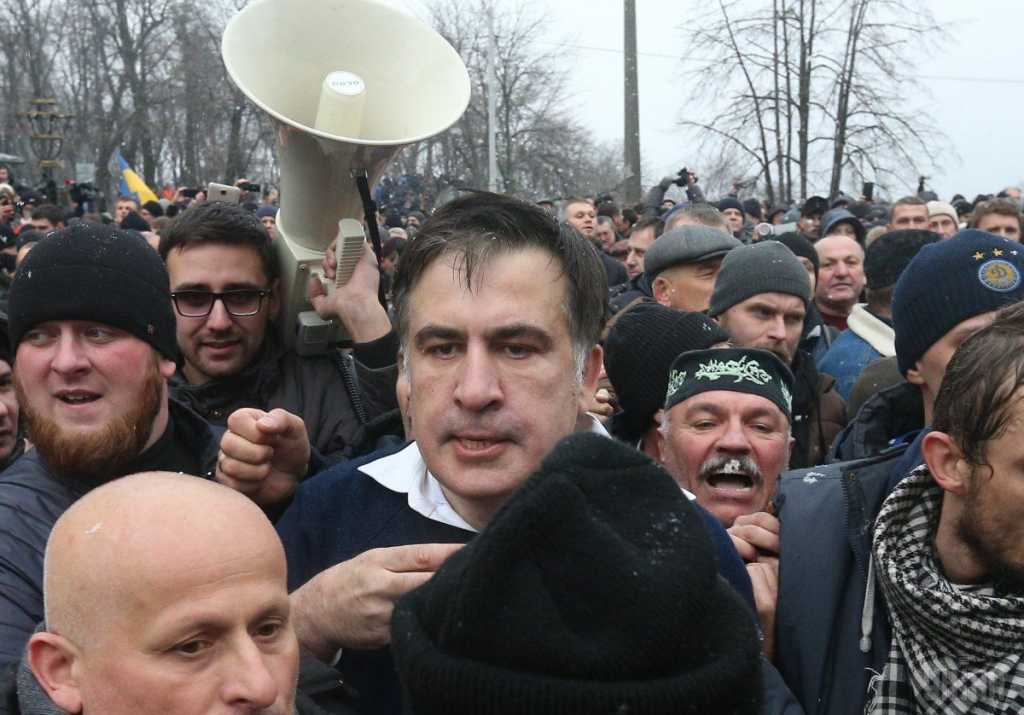 Шины и брусчатка уже готовы: Саакашвили призывает украинцев прийти на вече