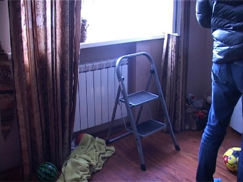 «Не хотела быть обузой для семьи…»: пенсионерка выпрыгнула с окна 5-го этажа