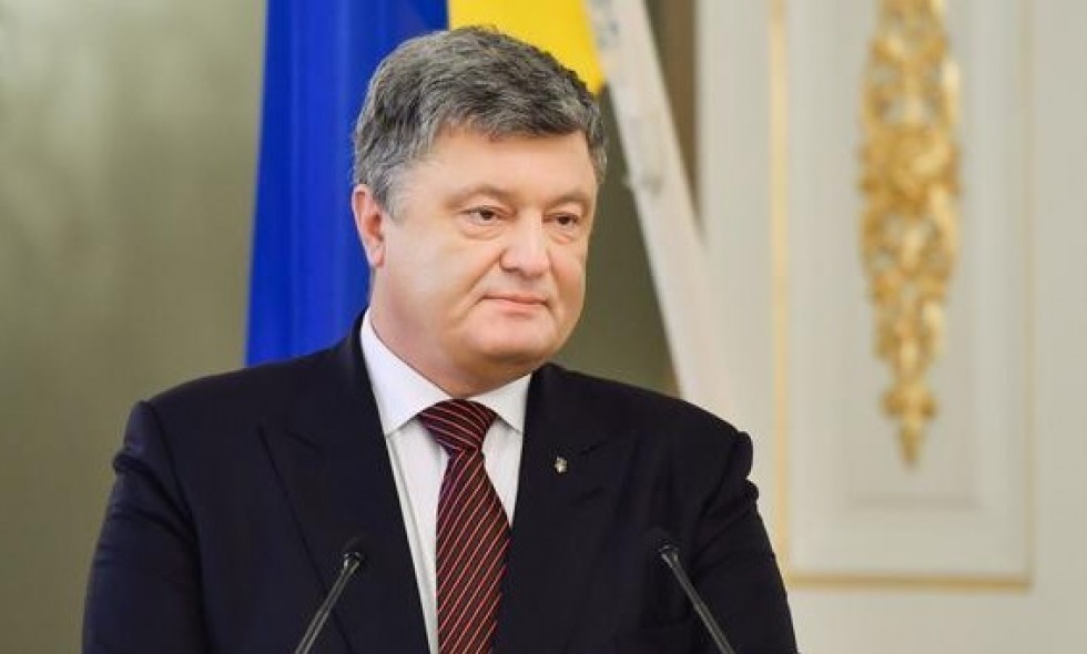 «Армия не для того держит фронт»: Порошенко резко прокомментировал ситуацию в Киеве