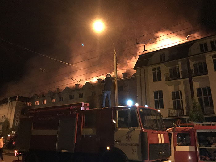 «Погибли как минимум 17 человек»: На фабрике фейерверков произошел страшный пожар