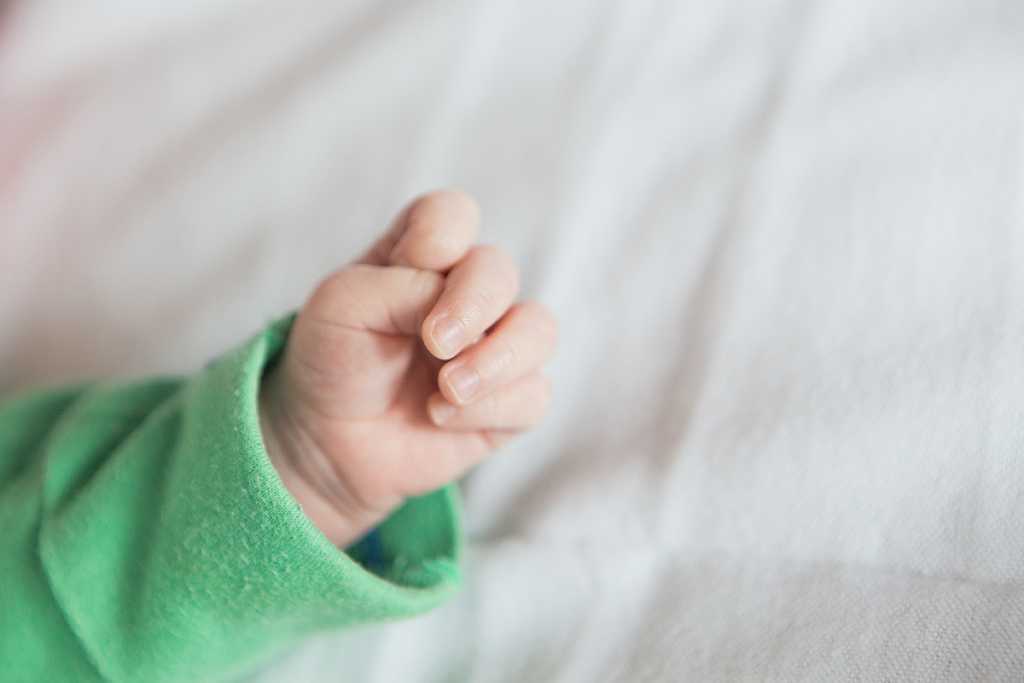 «Находились в теле больше месяца»: Врачи нашли 16 иголок в теле младенца