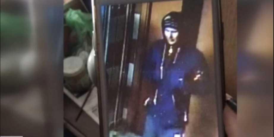 «Бросил на пол, стал душить, а потом встал на колени и …»: В Киеве мужчина совершил дерзкое нападение на женщину в лифте