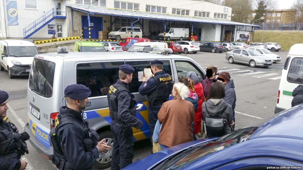 Из Словакии депортировали около 20 украинцев, а все из-за …