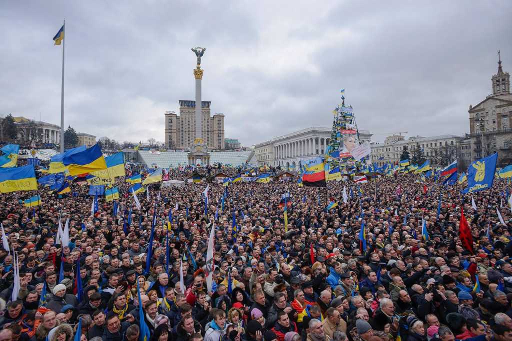 «Участниками революции признаются те…»: Вступил в силу новый закон. Кого считать пострадавшим во время Евромайдана и кто получит льготы
