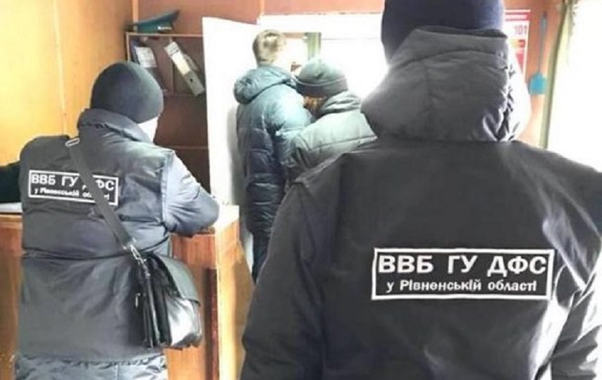В Украине на взятке задержана группа таможенников