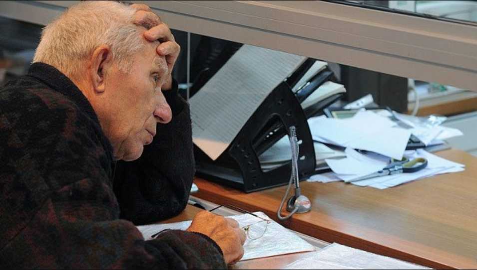 «Проверят стаж и …»: У кого из украинцев могут забрать пенсии