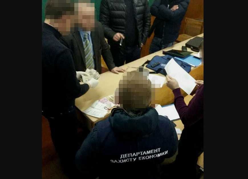 «Был задержан с поличным прямо в своем кабинете»: Во Львове судили доцента-взяточника