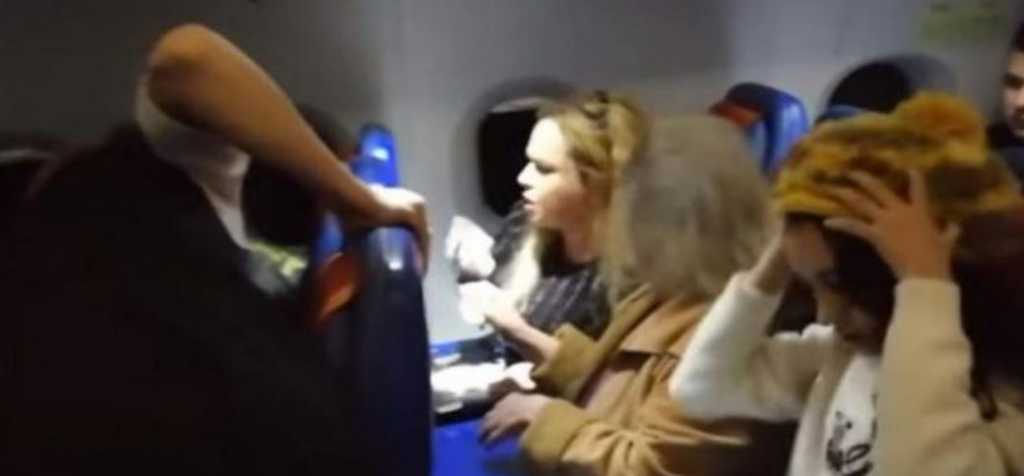 «Я жена депутата, я тебе устрою!»: Видео истерики женщины в самолете всколыхнуло Сеть
