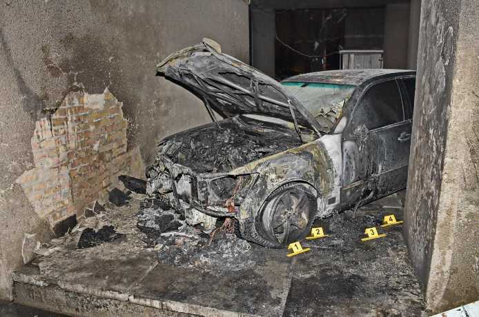«Попрошу полицию об охране»: Автомобиль скандально-известного адвоката Кучмы и Насирова сожгли