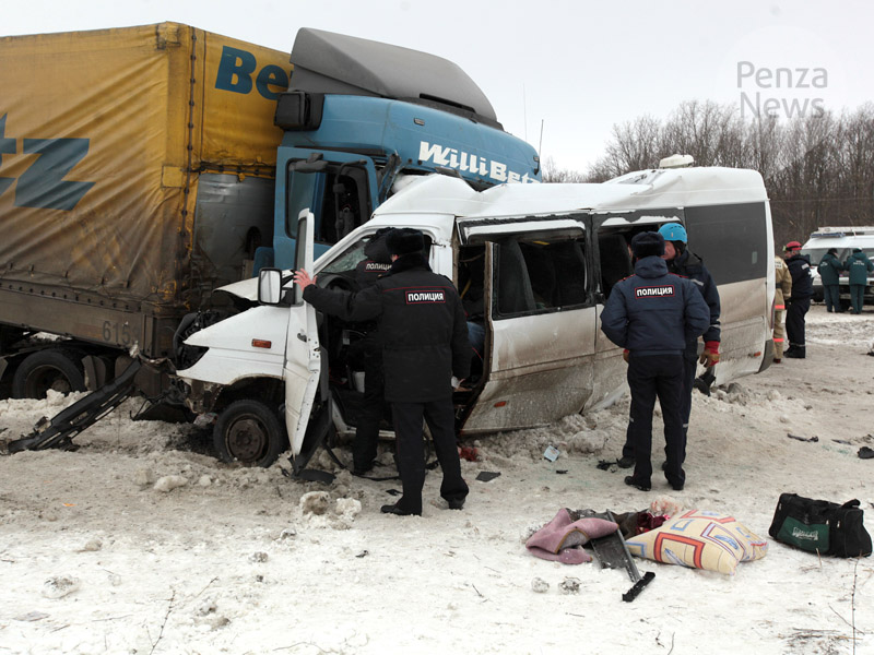 На Львовщине произошло ужасное ДТП с участием маршрутного автобуса, есть пострадавшие
