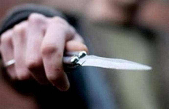 В хостеле с ножом иностранец напал на 40-летнего мужчину