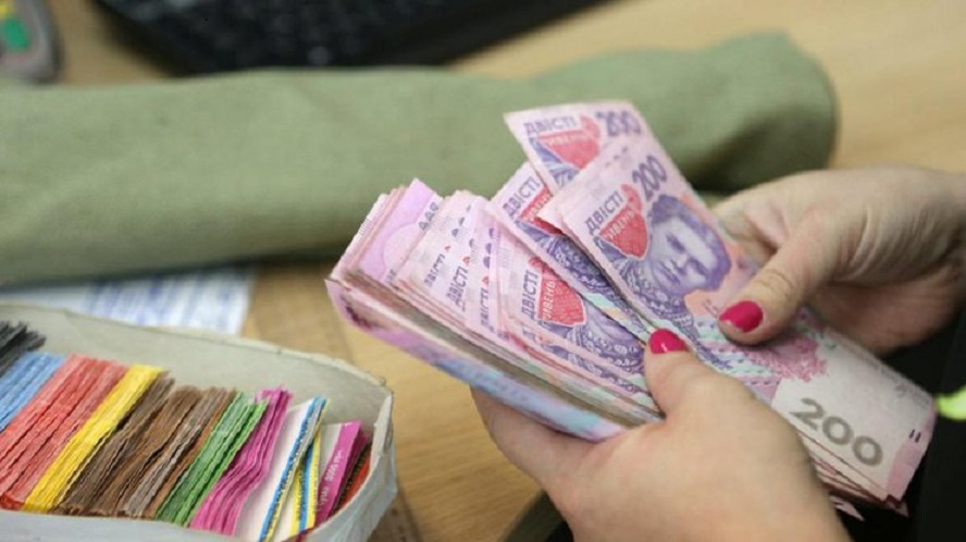 Каждый украинец сможет заработать несколько тысяч гривен просто на мусоре: Что нужно сделать, чтобы получить деньги