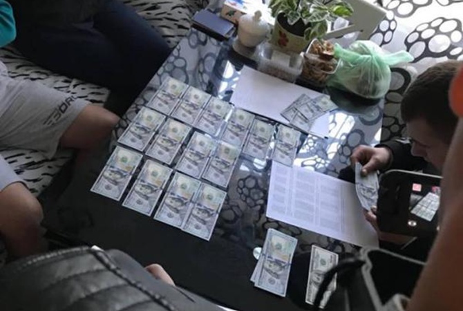 «Взяли 10 тысяч долларов за обещание…»: Киевскому судье объявили о подозрении