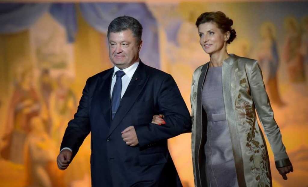 «Она нарядилась в …» То, что надела Марина Порошенко на Пасхальное Богослужение удивило всех украинцев