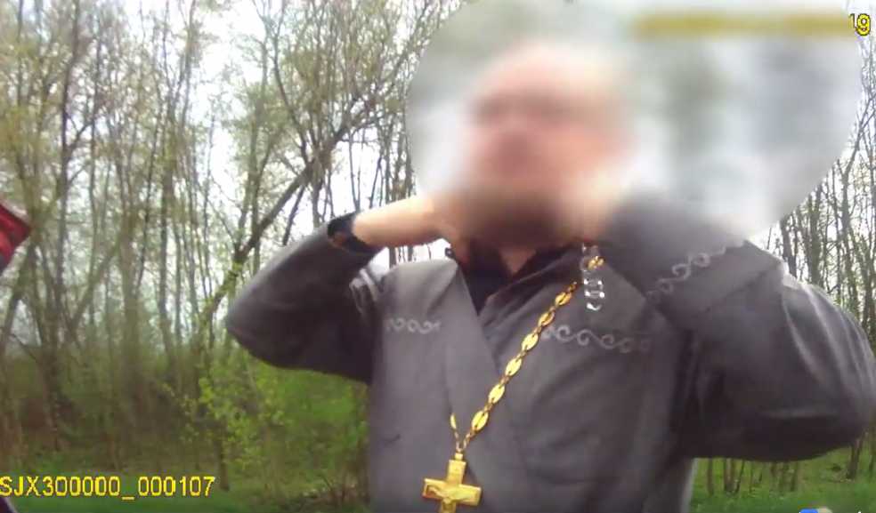 «Отпустите грешного батюшку»: Пьяный священник попался за рулем