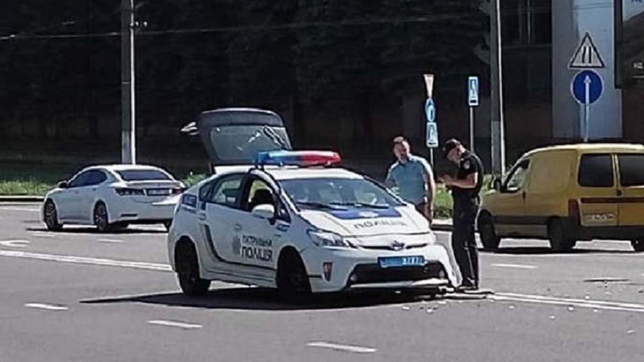 Влетел в автомобиль полиции: Стали известны подробности ДТП во Львове, четверо пострадавших в больнице